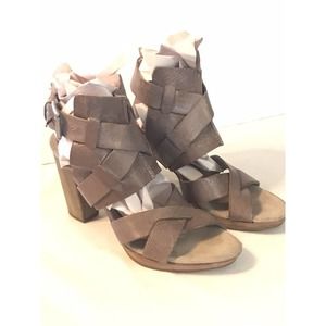 Mjus Taupe Gray Ankle Strap Block Chunky Heel Strappy Buckle Womens Sz 39 US 8.5